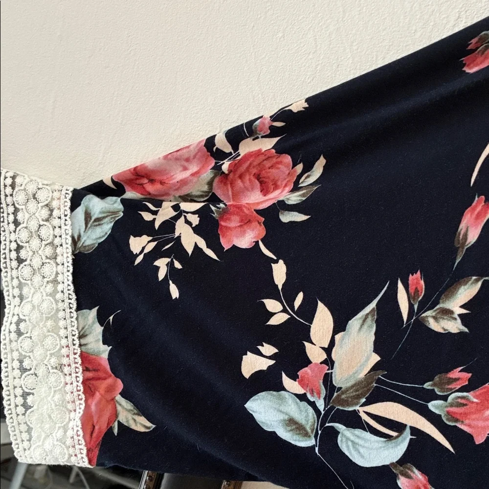 Floral Kimono Robe Dress - Black and Pink - Picture 3 of 3